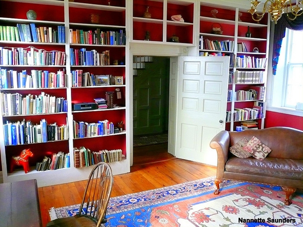 6 Simple Yet Highly Effective Ways to Make a Space-saving Library in Your Home 1