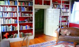 6 Simple Yet Highly Effective Ways to Make a Space-saving Library in Your Home 1